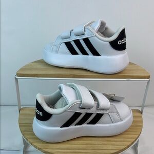 Adidas Grand Court 2.0 Kids White and Black Sneakers Sz 7K